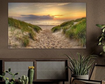 Texel strandopgang bij zonsondergang van John Leeninga