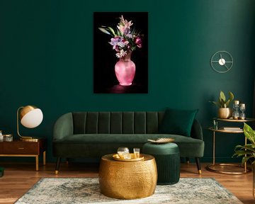 Stillleben, eine Vase voller bunter Blumen von Jan Diepeveen