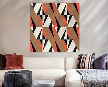 Retro-Geometrie mit Dreiecken im Bauhaus-Stil in Braun, Orange, Schwarz von Dina Dankers