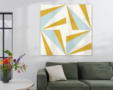 Retro geometrie met driehoeken in Bauhaus-stijl in geel en blauw 4 van Dina Dankers