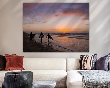 Board Surfers at Sunset at sea by Mirakels Kiekje