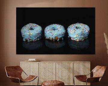 Drei blaue Donuts von Ulrike Leone