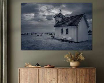 Varhaug Kirke in black and white