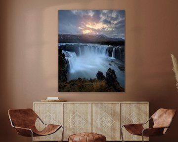 Mooi waterval van Godafoss van Roy Poots