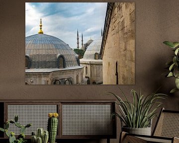 Uitzicht over de graftombes van de Hagia Sophia in Istanbul Türkiye. van Sjoerd van der Wal