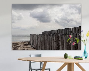 Donkere lucht aan de kust van Renesse. van Martijn Aalbers