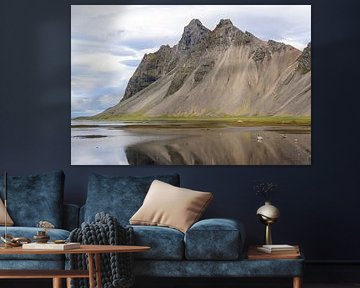 Le mont Vestrahorn en Islande par beau temps en été