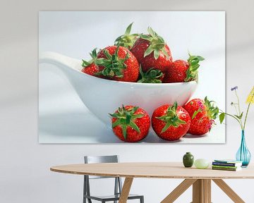 Strawberries in a white bowl van Roswitha Lorz