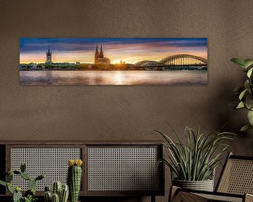 De Dom van Keulen in de stad Keulen bij zonsondergang. van Voss Fine Art Fotografie
