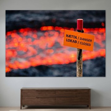 Warnschild am Vulkan Fagradalsfjall von Martijn Smeets