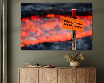 Warnschild am Vulkan Fagradalsfjall von Martijn Smeets