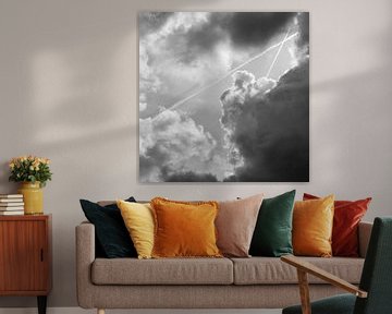 Wolken und Kondensstreifen von Marco de Groot