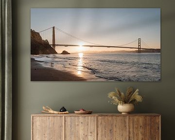 Le Golden Gate Bridge au lever du soleil sur swc07