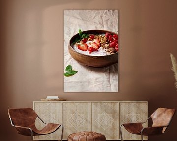 Ontbijt met yoghurt, granola en rood fruit - serie 3/3 van Fenja Jon-Blaauw - Studio Foek