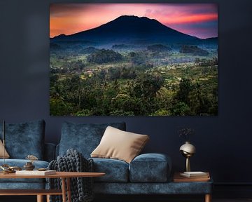 Agung vulkaan en rijstvelden bij zonsopgang, Bali van Bart Hageman Photography