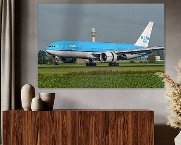 KLM Boeing 777-200 (PH-BQI) is geland. van Jaap van den Berg