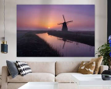 Magische zonsopkomst bij de molen van Thea.Photo