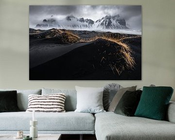 Dramatisch landschap met zwart zand van Martijn Smeets