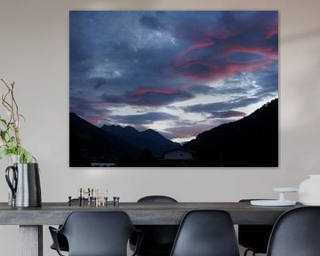 cloud red