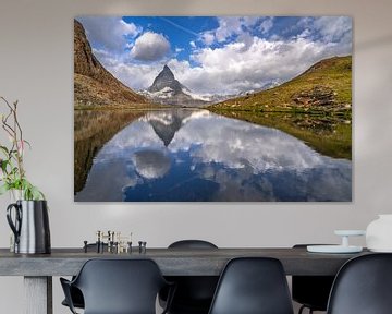 Matterhorn weerspiegeld in het bergmeer van Achim Thomae