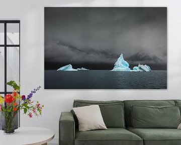 Eisberge in der dramatischen Uummannaq-Bucht, Grönland von Martijn Smeets