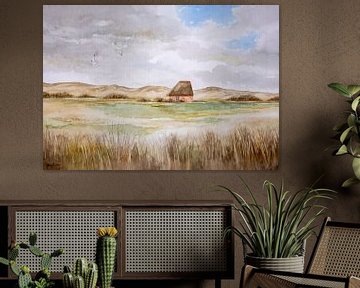 Paysage de dunes avec une bergerie sur l'île des Wadden de Texel.