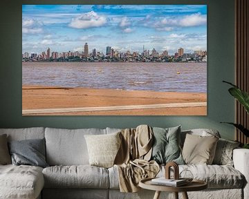 Skyline von Posadas in Argentinien von Jan Schneckenhaus