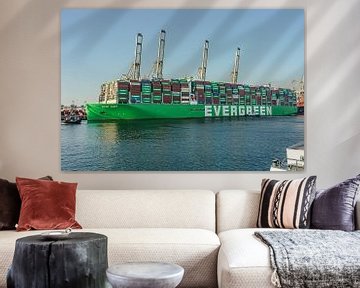 Containerschiff Ever Alot von Evergreen. von Jaap van den Berg