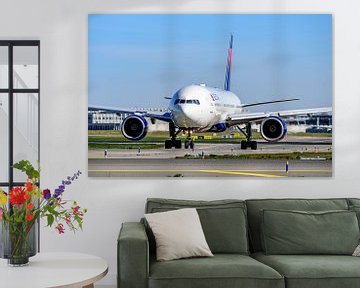 Delta Air Lines Boeing 777-200 (N866DA). by Jaap van den Berg