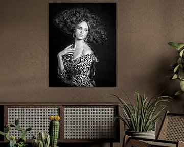 Big hair and leppard print van GØNNIE photography and styling