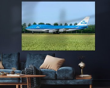 Taxiënde KLM Boeing 747-400 "Guayaquil" (PH-BFG). van Jaap van den Berg