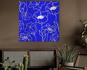 Skandinavischer Blumen Markt Ultramarin Blau von Mad Dog Art