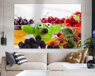 Grappige appel Yoda met decoratief fruit van Jan Schneckenhaus