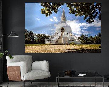 Zalaszántó Vredesstoepa, wit boeddhistisch gebouw van Fotos by Jan Wehnert