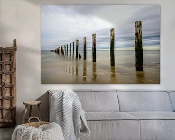 Plage avec poteaux sur Sjoerd van der Wal Photographie