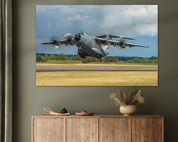 Décollage de l'A400M Tactical Display Team de l'armée de l'air française. sur Jaap van den Berg