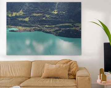 Grüne Berge und blaue Seen in der Schweiz von Yara Terpsma