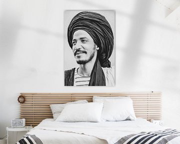 Homme berbère de Marrakech Maroc en noir et blanc sur Ingrid Koedood Fotografie