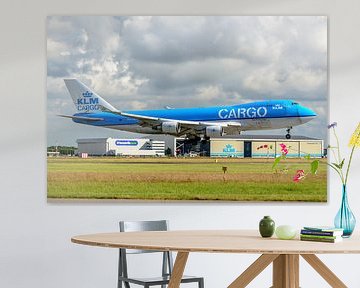 KLM Cargo Boeing 747-400ERF (PH-CKC) gaat landen. van Jaap van den Berg