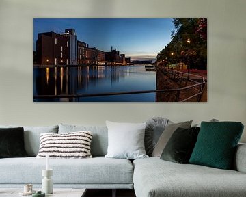 Duisburg bij avondlicht