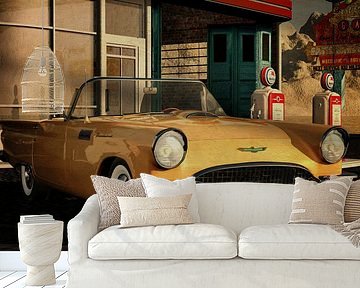 Ford Thunderbird bij een oud benzinestation