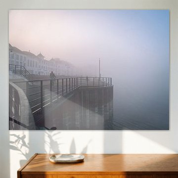 Mist in Zutphen aan de IJsselkade