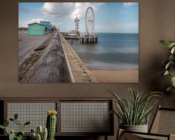 Auf dem Pier in Scheveningen mit Blick auf das Riesenrad - langsame Belichtungszeit von Jolanda Aalbers