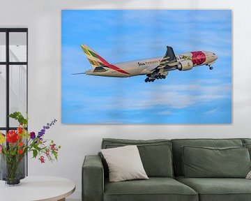 Le Boeing 777F d'Emirates SkyCargo en livrée Red Rose. sur Jaap van den Berg