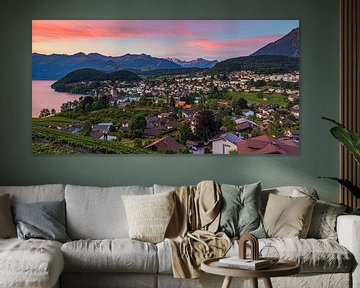 Zonsopkomst in Spiez in het Berner Oberland van Henk Meijer Photography