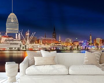 Hamburg skyline met Speicherstadt en Elbphilharmonie. van Voss Fine Art Fotografie