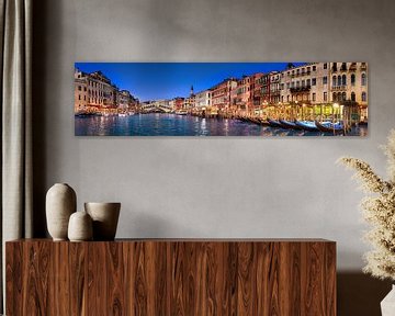 Venice Canal Gande with Rialto Bridge .