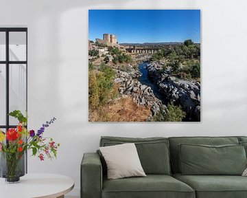 Fort met brug en rivier nabij Leon in Spanje
