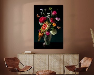 Bouquet de fleurs dans un vase vert sur Sander Van Laar