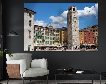 Riva del Garda - Piazza III Novembre mit dem Torre Apponale von t.ART